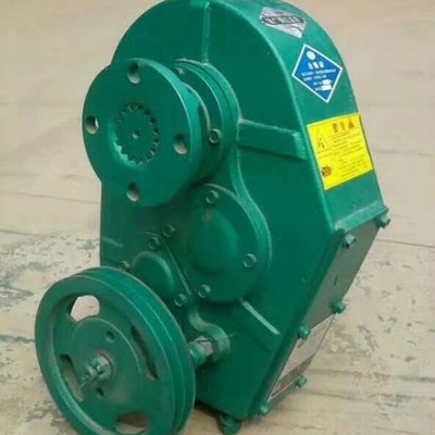 Special reducer for greenhouse roller shutter